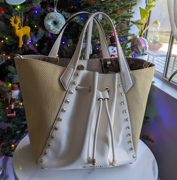 Michael Kors Phoebe Large Two Tone Drawstring Handbag Bag. - Picture 4 of 16